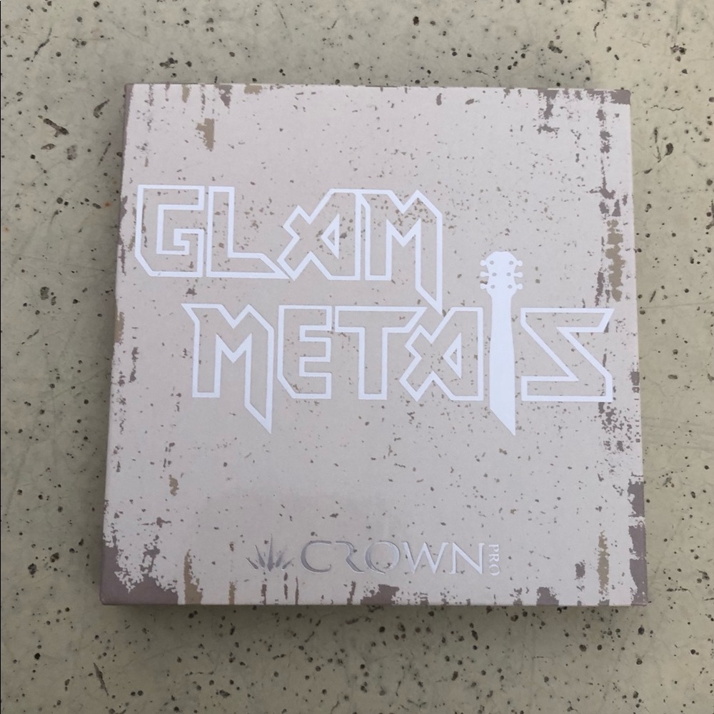 Crown Pro Glam Metals Eyeshadow Palette